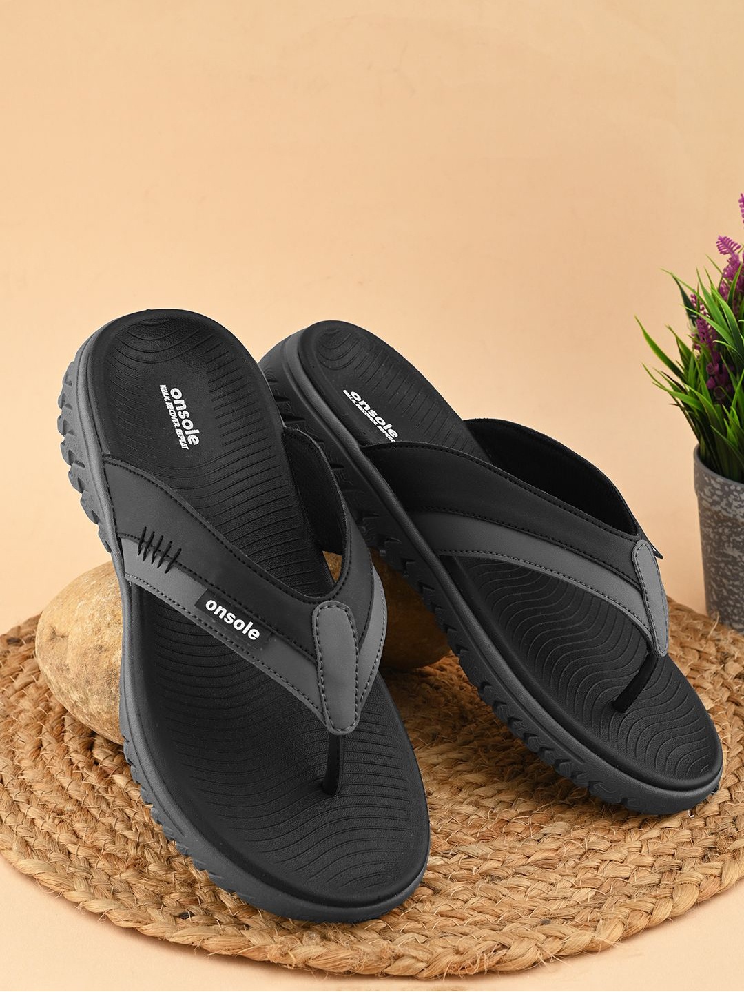 

ONSOLE Men Rubber Slip-On Slipper, Grey