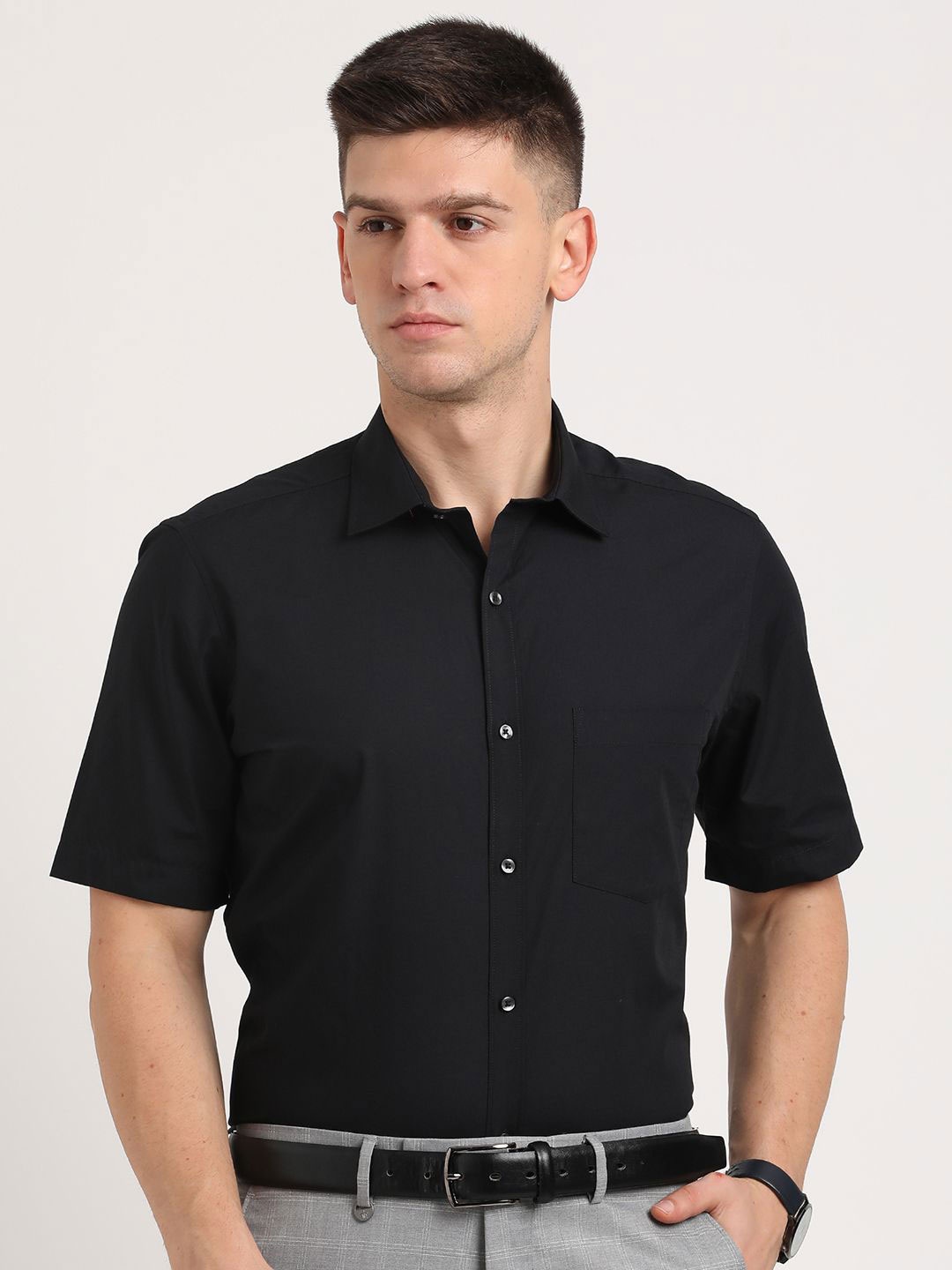 

Turtle Men Standard Spread Collar Solid Cotton Slim Fit Formal Shirt, Black