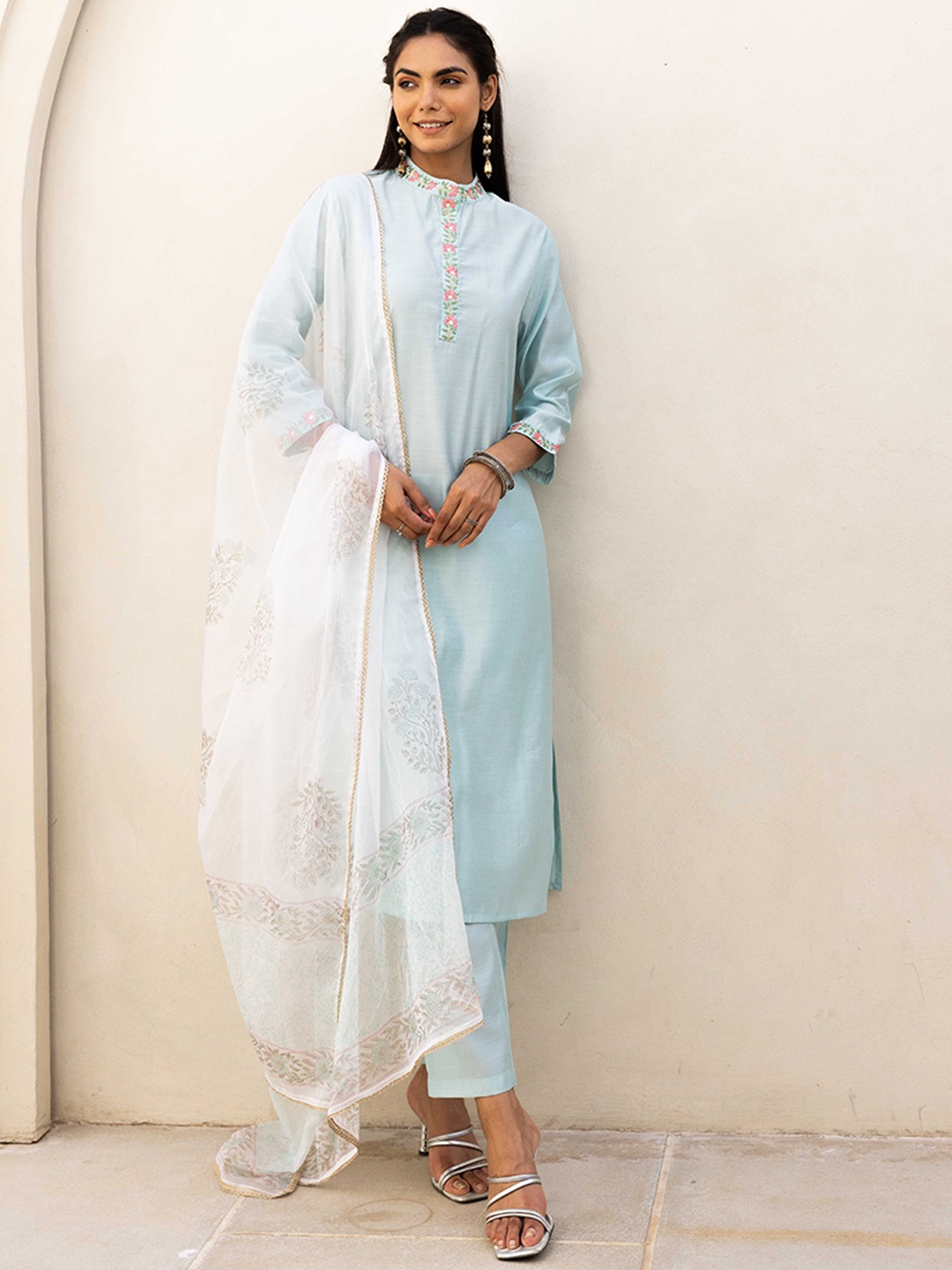 

HERE&NOW Women Floral Embroidered Regular Pure Silk Kurta with Trousers & With Dupatta, Blue