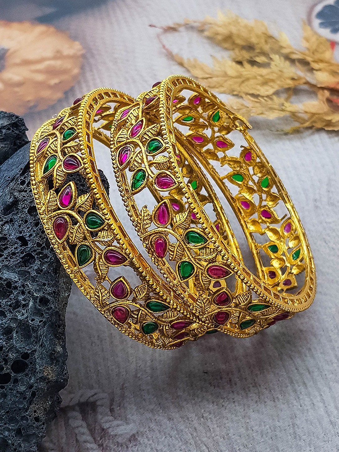 

GRIIHAM Set Of 2 Gold-Plated AD-Studded Bangles