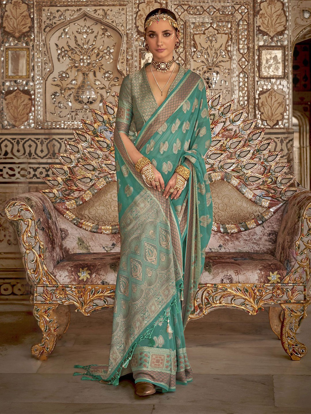 

elora Woven Design Zari Pure Georgette Banarasi Saree, Green