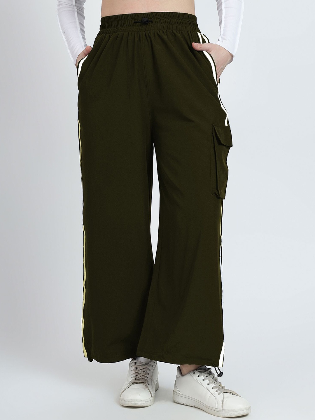 

SAAHASAM Women Relaxed Loose Fit High-Rise Trousers, Olive