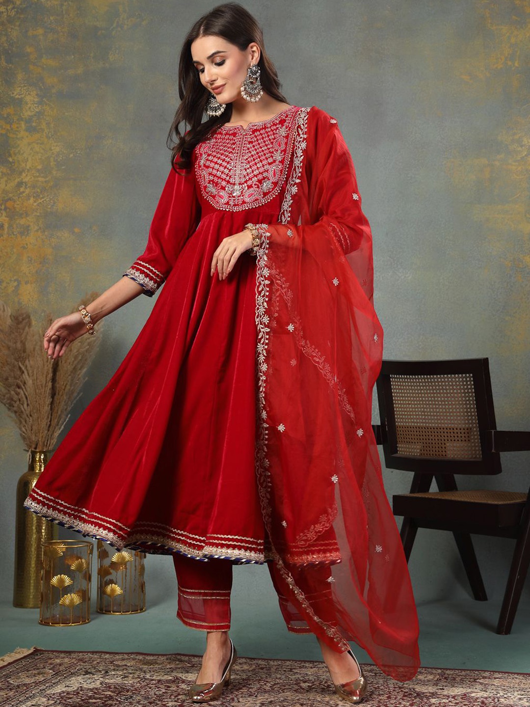 

Stylum Women Embroidered Empire Velvet Kurta with Trousers & With Dupatta, Pink