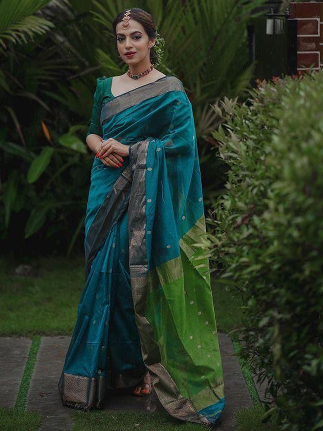 

KALINI Ethnic Motifs Zari Woven Design Zari Banarasi Saree, Teal