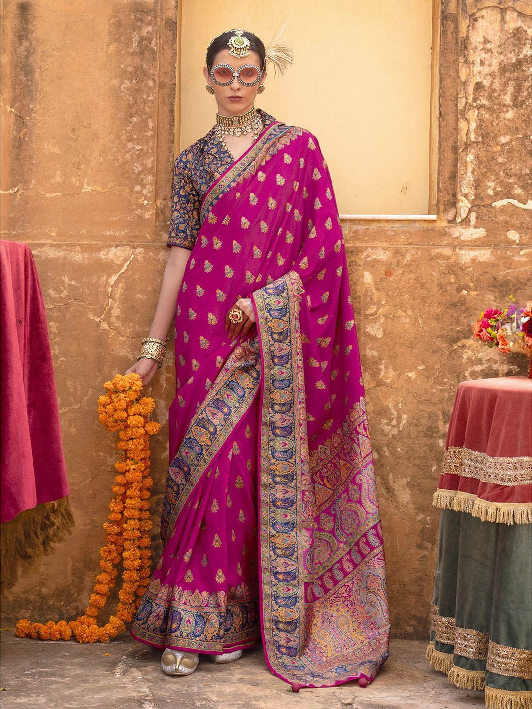 

elora Ethnic Motifs Silk Blend Saree, Pink