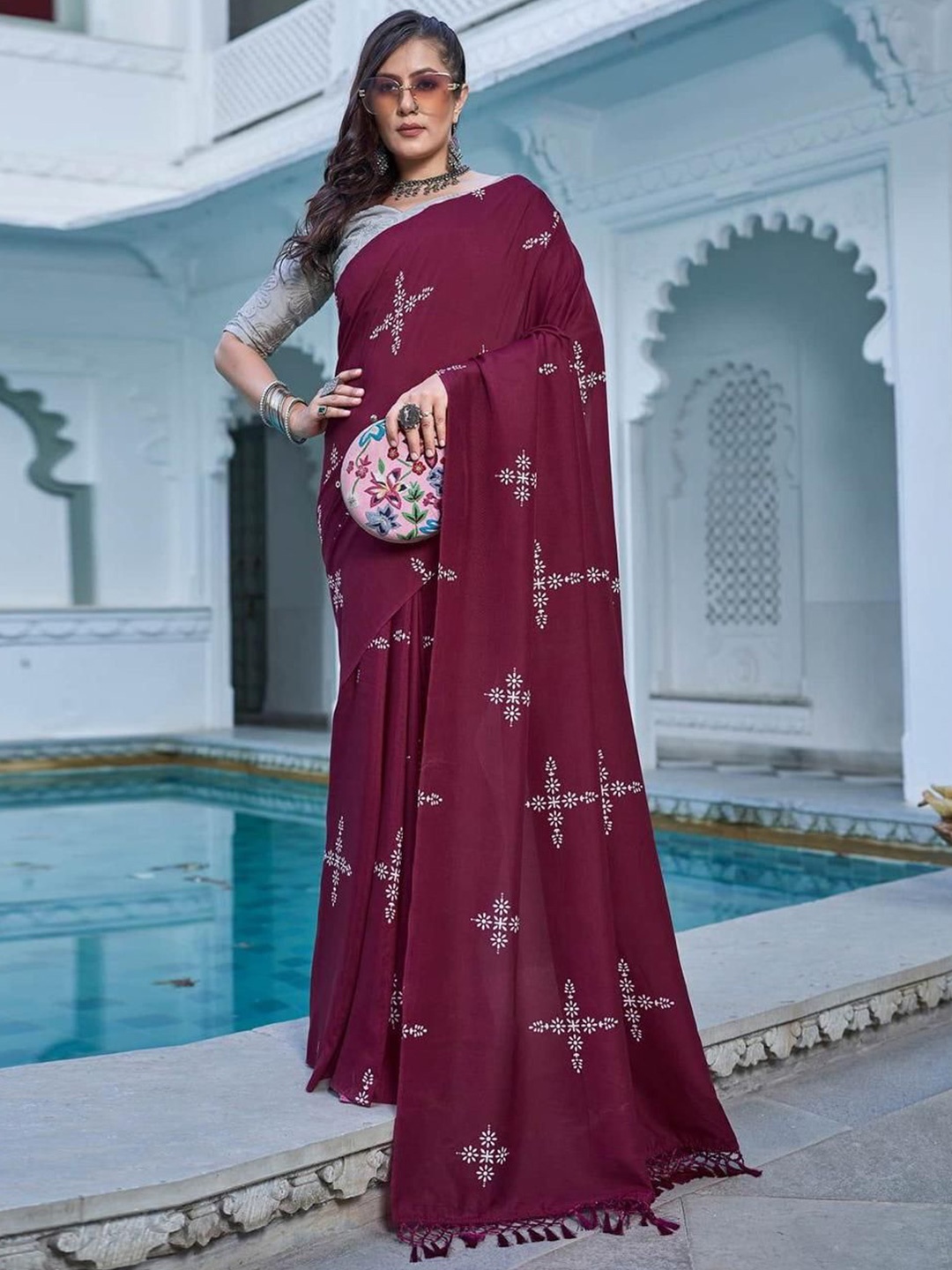 

Aika Ethnic Motifs Pure Silk Banarasi Saree, Burgundy