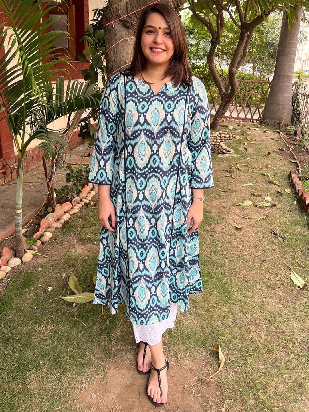 

Sanskritam Notch Neck Ethnic Motifs Printed Straight Cotton Kurta, Navy blue