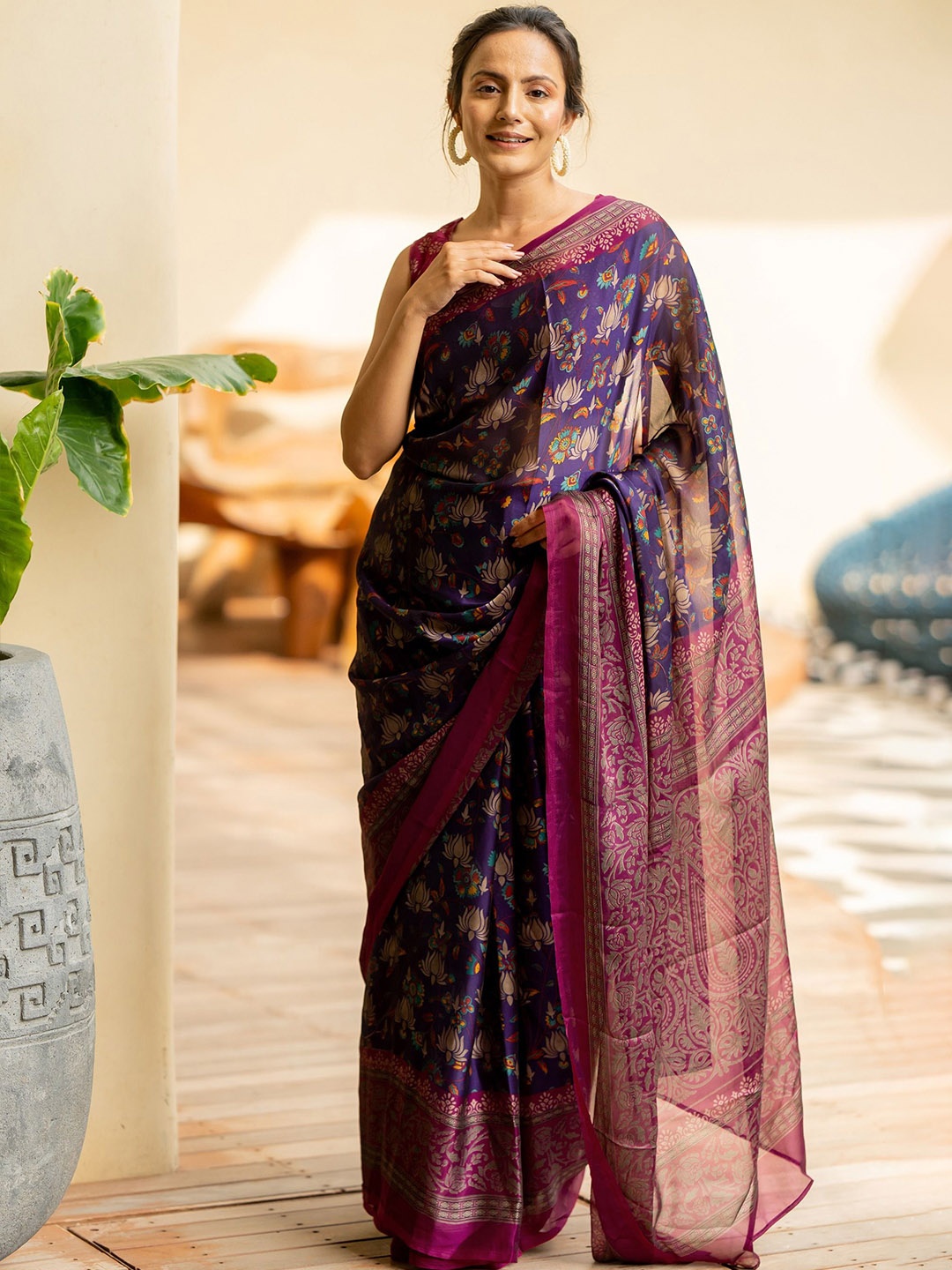 

KALINI Floral Printed Daily Wear Saree, Purple