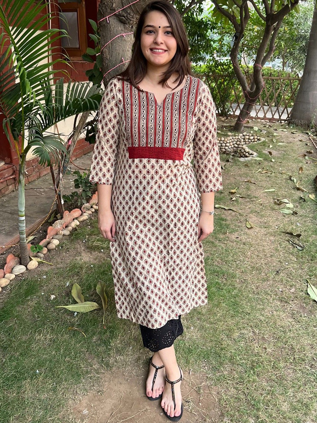 

Sanskritam Floral Printed Cotton Straight Kurta, Cream