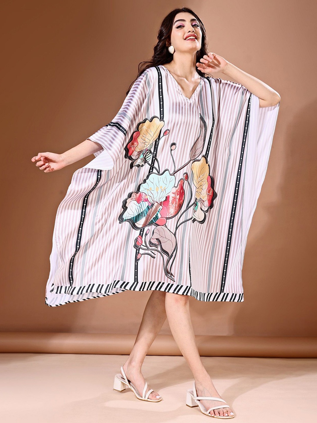 

LABEL AARNA Petal Stripes Soft Satin Short Kaftan, White
