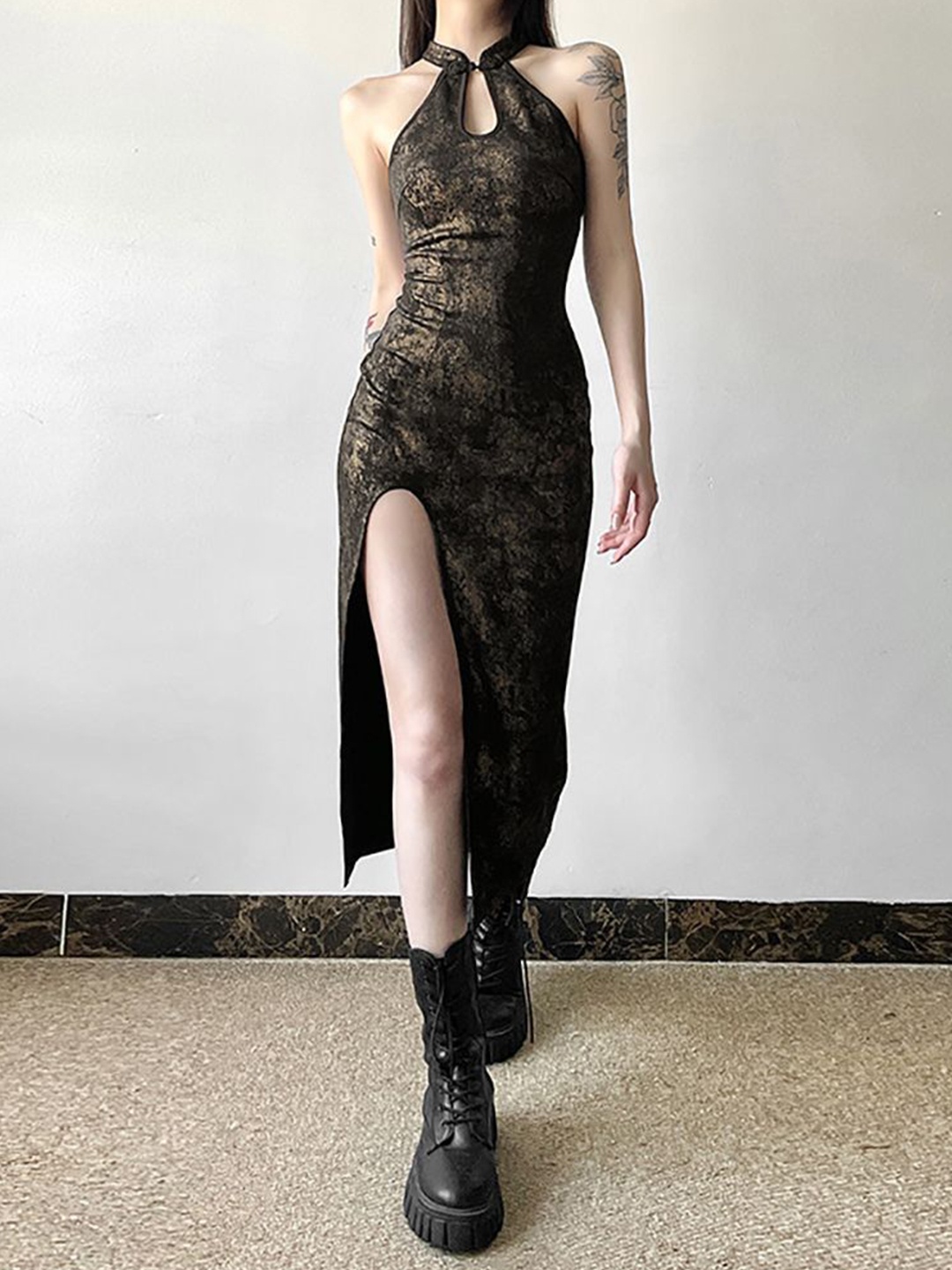 

StyleCast x Revolte Keyhole Neck Bodycon Midi Dress, Black