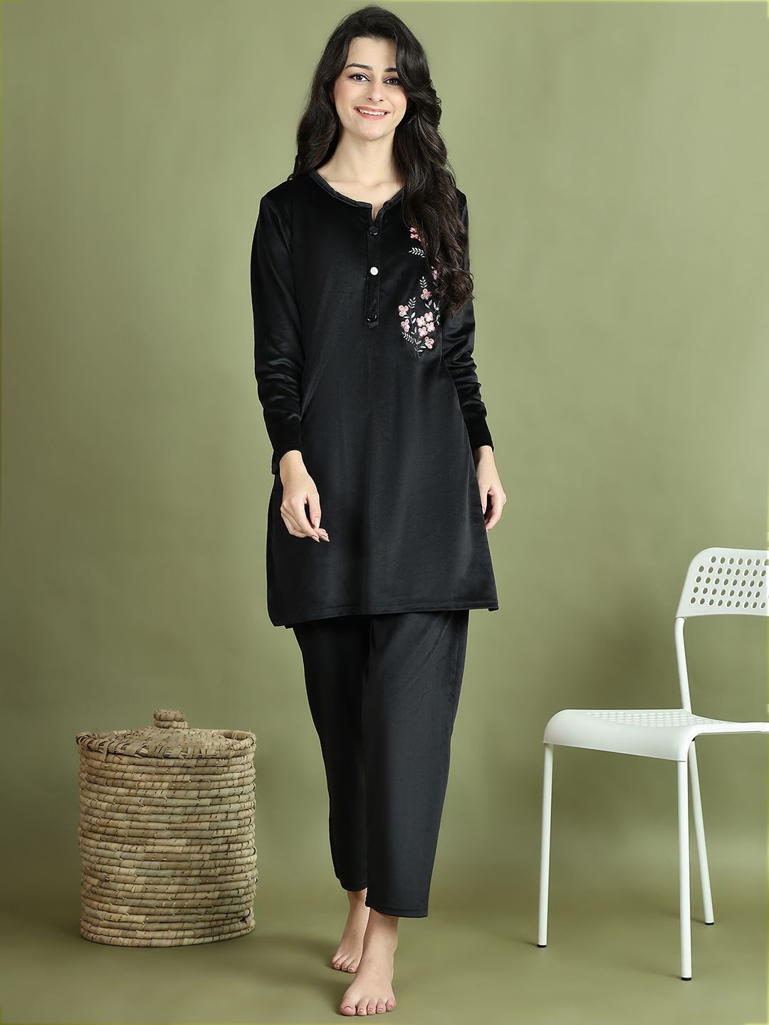 

TAG 7 Women Night suit, Black