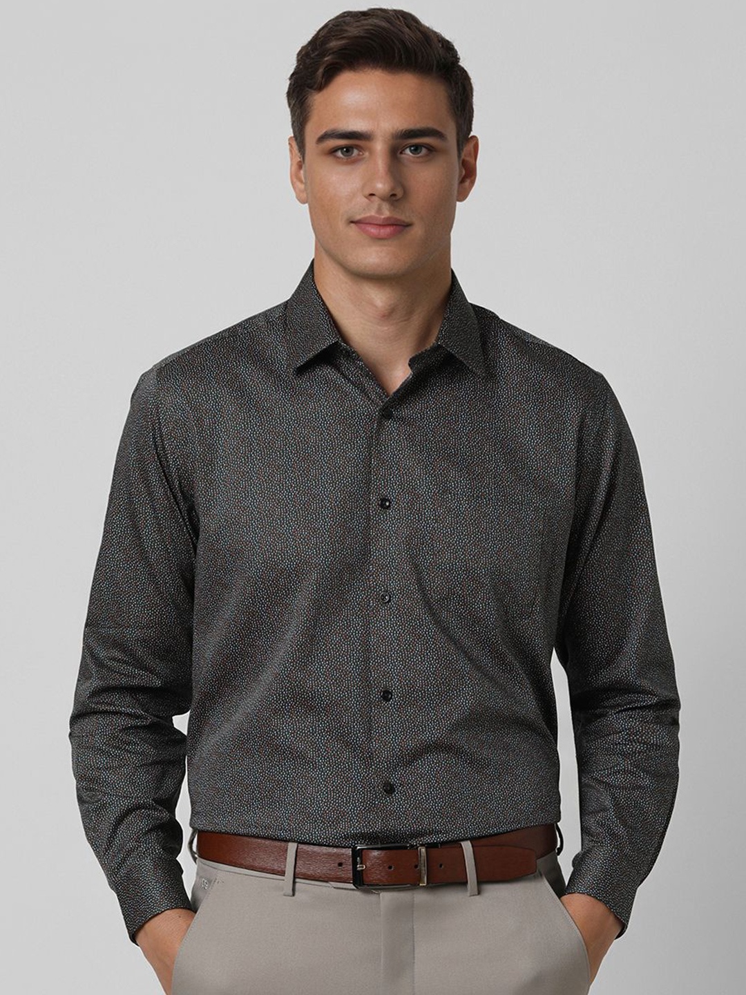 

Van Heusen Men Spread Collar Floral Printed Cotton Formal Shirt, Black