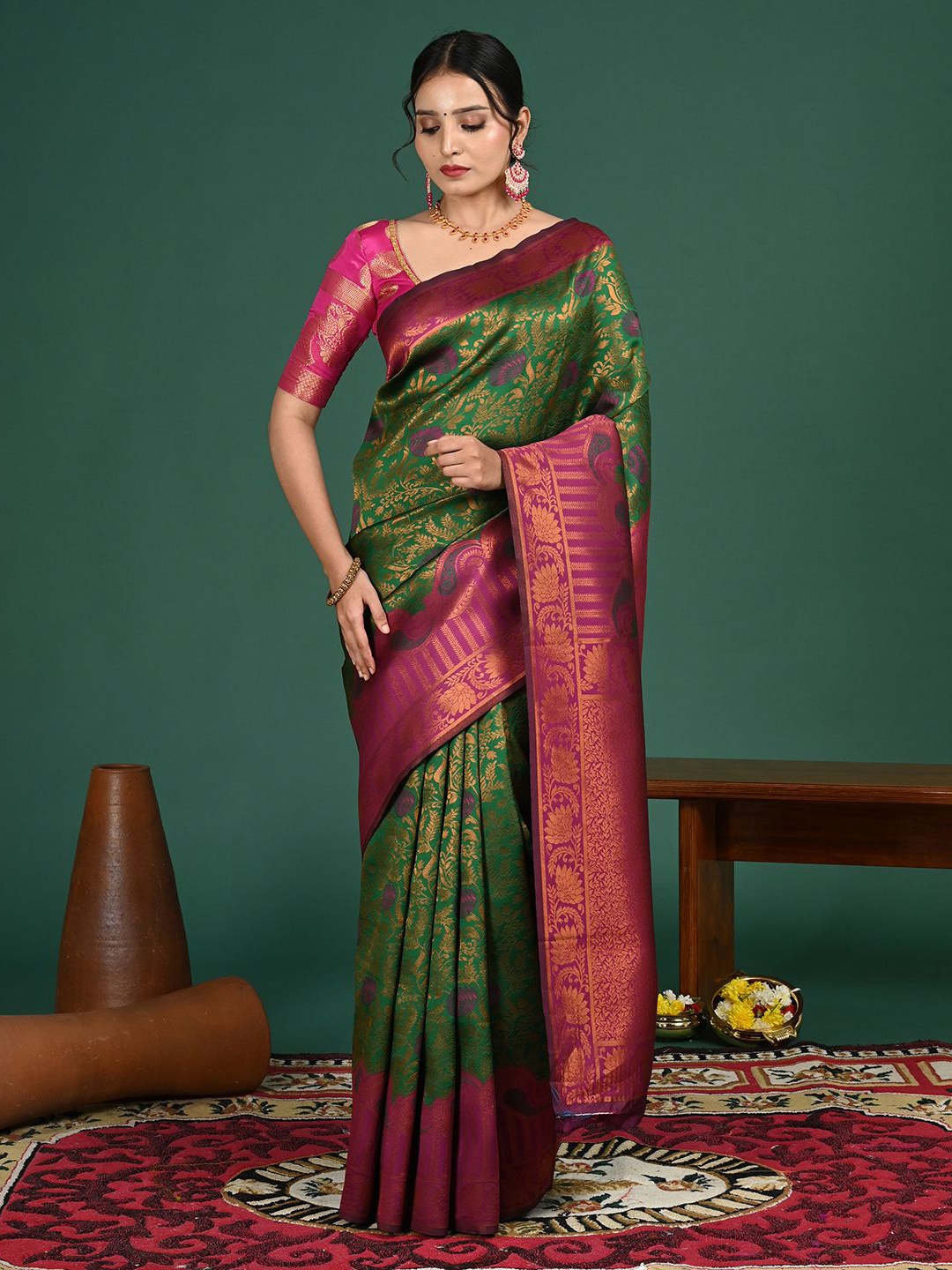 

HELLA FASHIONS Woven Design Zari Art Silk Saree, Green