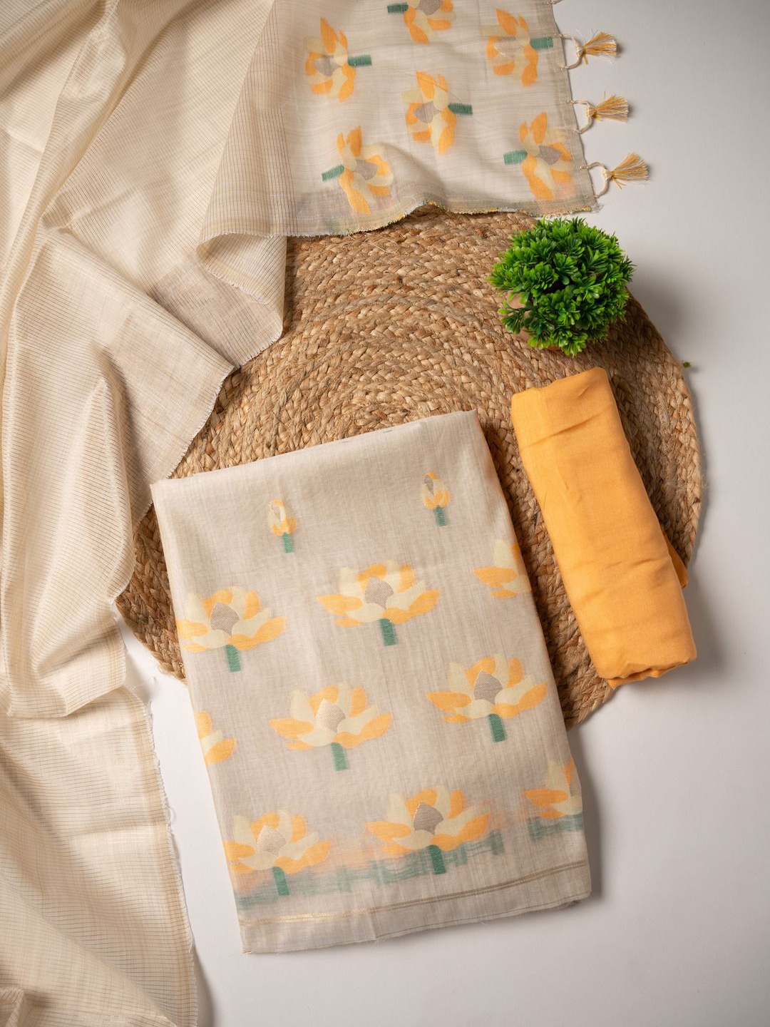 

GAJARAI Unstitched Dress Material, Off white