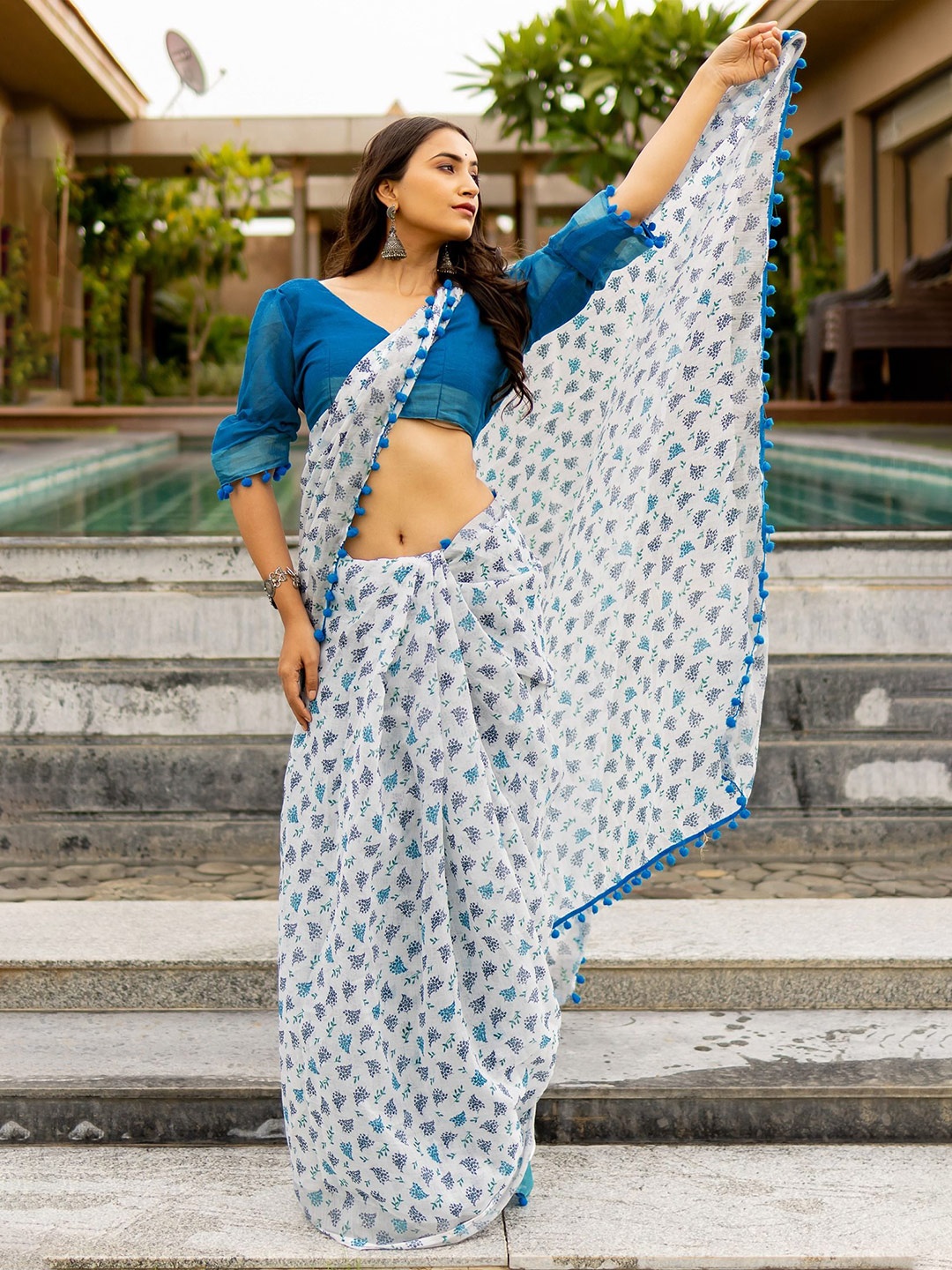 

KALINI Floral Printed Daily Wear Saree With Pompom Details, White