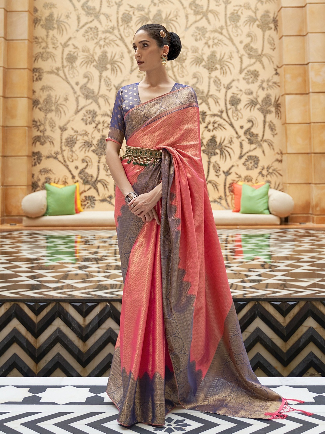 

Rujave Woven Design Zari Saree, Peach