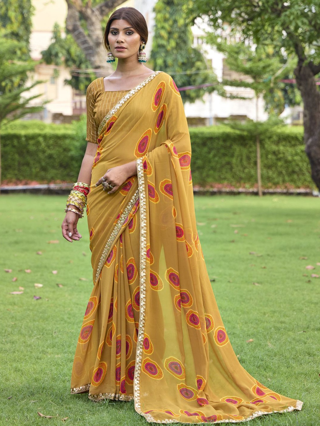 

CHUDIYA Sequinned Pure Chiffon Saree, Beige
