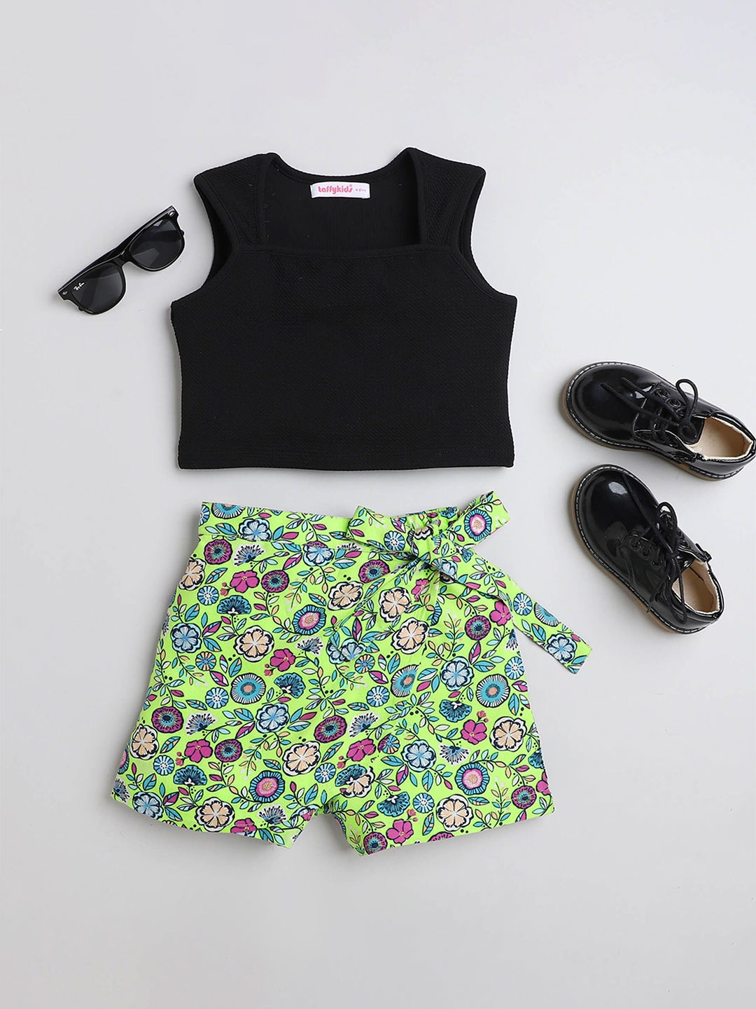 

taffykids Girls Top with Shorts, Black