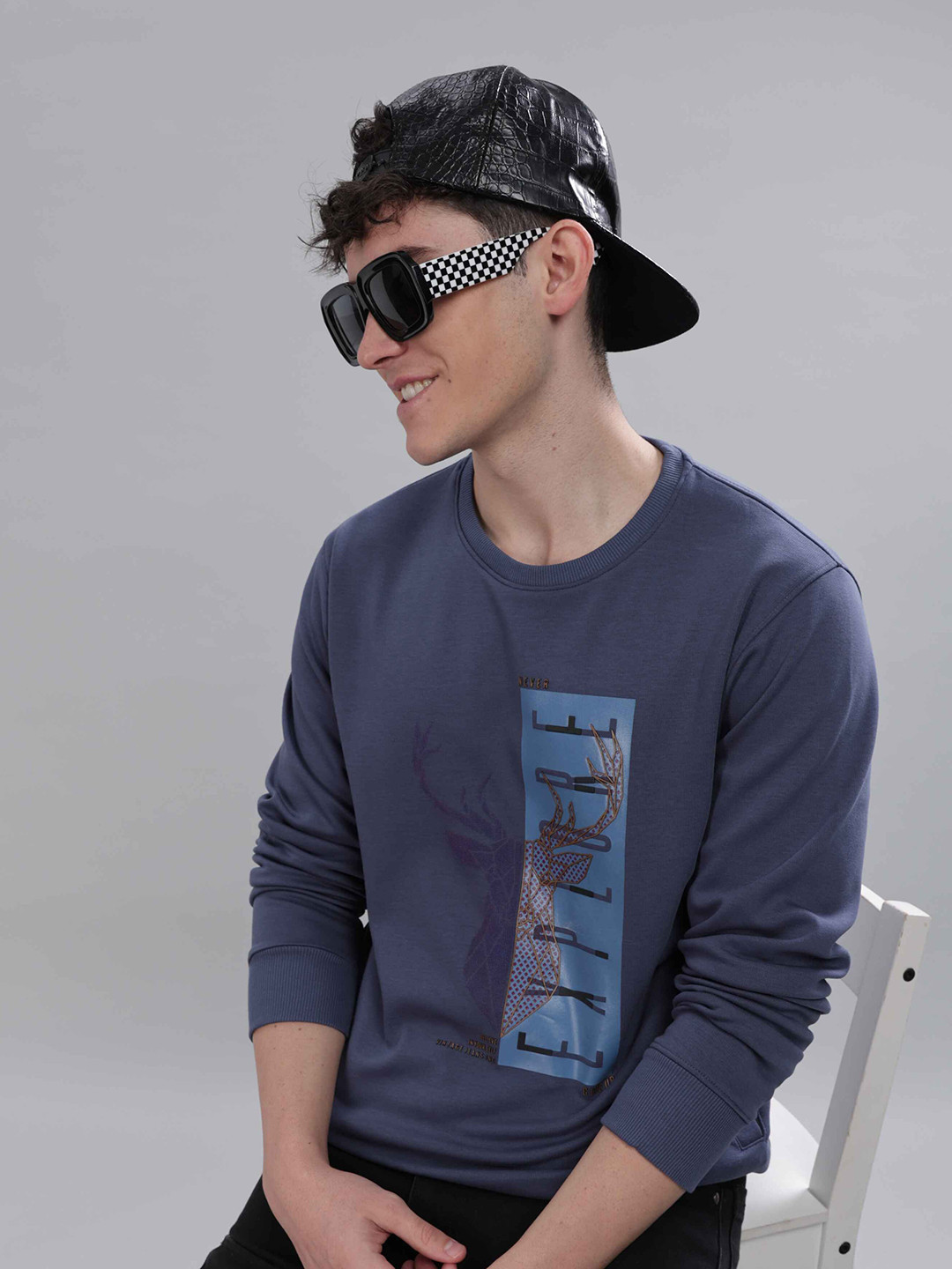 

Parcel Yard Men Printed Sweatshirt, Blue
