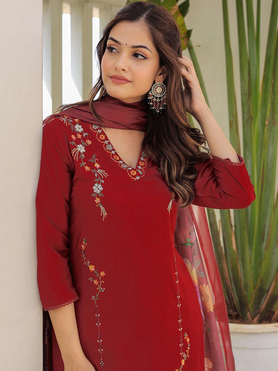 

Anouk Floral Embroidered Regular Pure Silk Straight Kurta with Trousers & Dupatta, Maroon