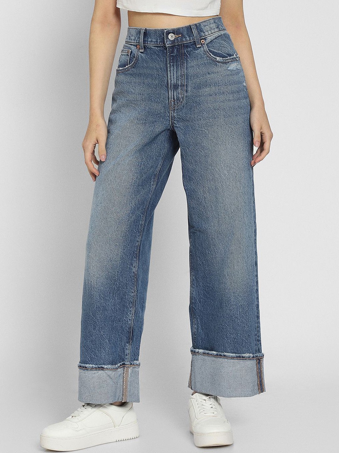 

AMERICAN EAGLE OUTFITTERS Women High-Rise Low Distress Heavy Fade Jeans, Blue