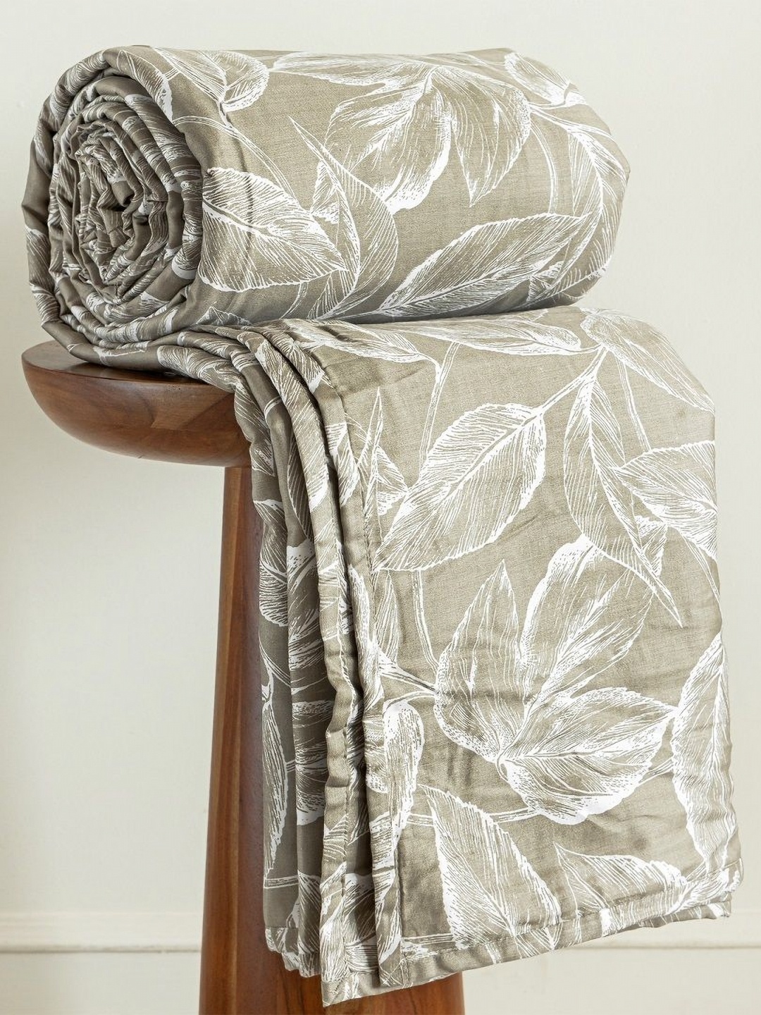 

HOMEMONDE Green & White Floral AC Room 210 GSM Single Bed Dohar