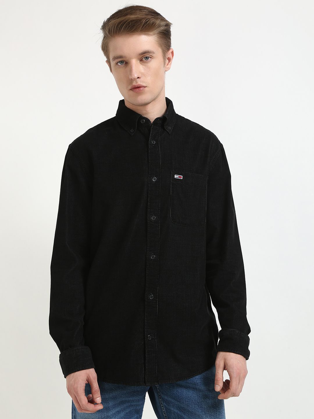 

Tommy Hilfiger Men Spread Collar Solid Cotton Relaxed Fit Casual Shirt, Black