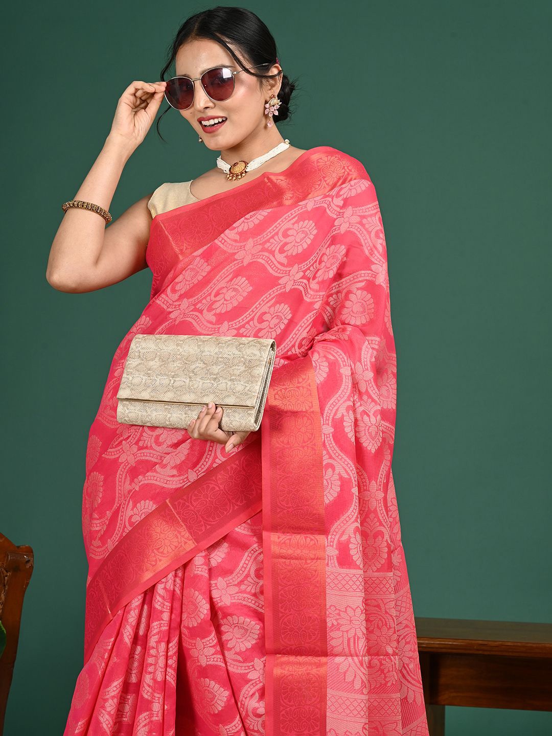 

HELLA FASHIONS Woven Design Zari Art Silk Saree, Pink