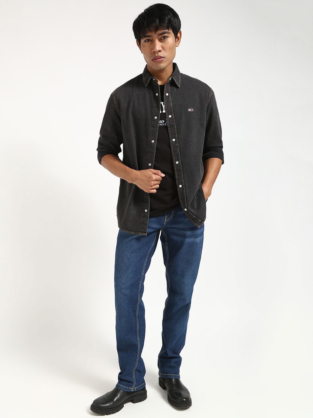 

Tommy Hilfiger Men Spread Collar Solid Cotton Casual Shirt, Black