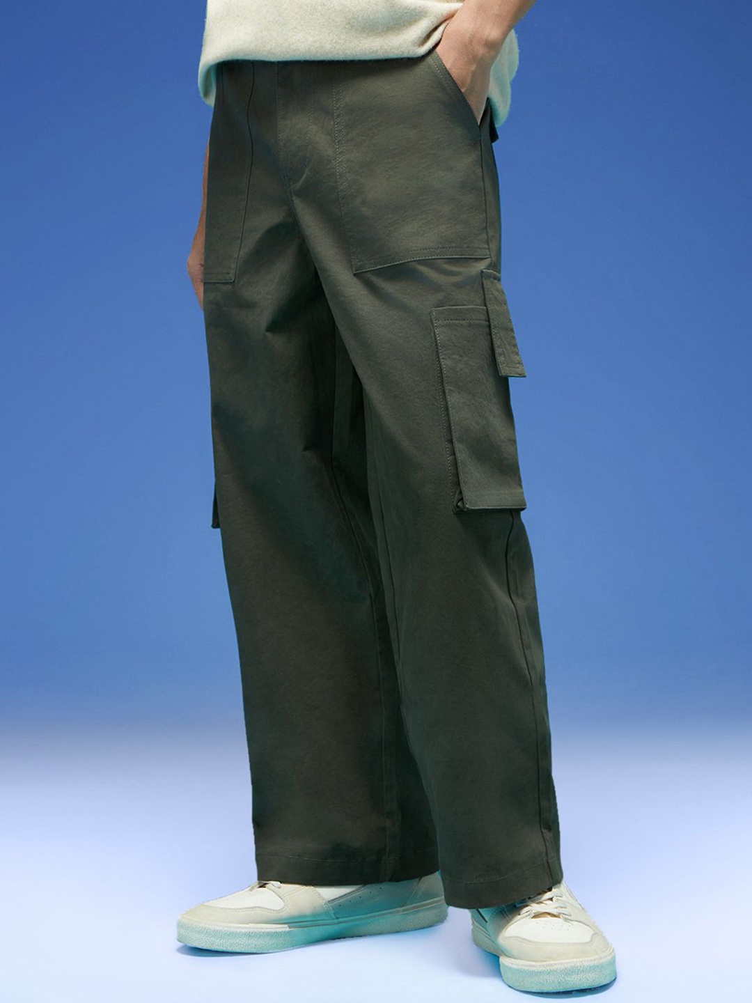 

VEIRDO Men Relaxed Straight Leg High-Rise Cargos, Olive
