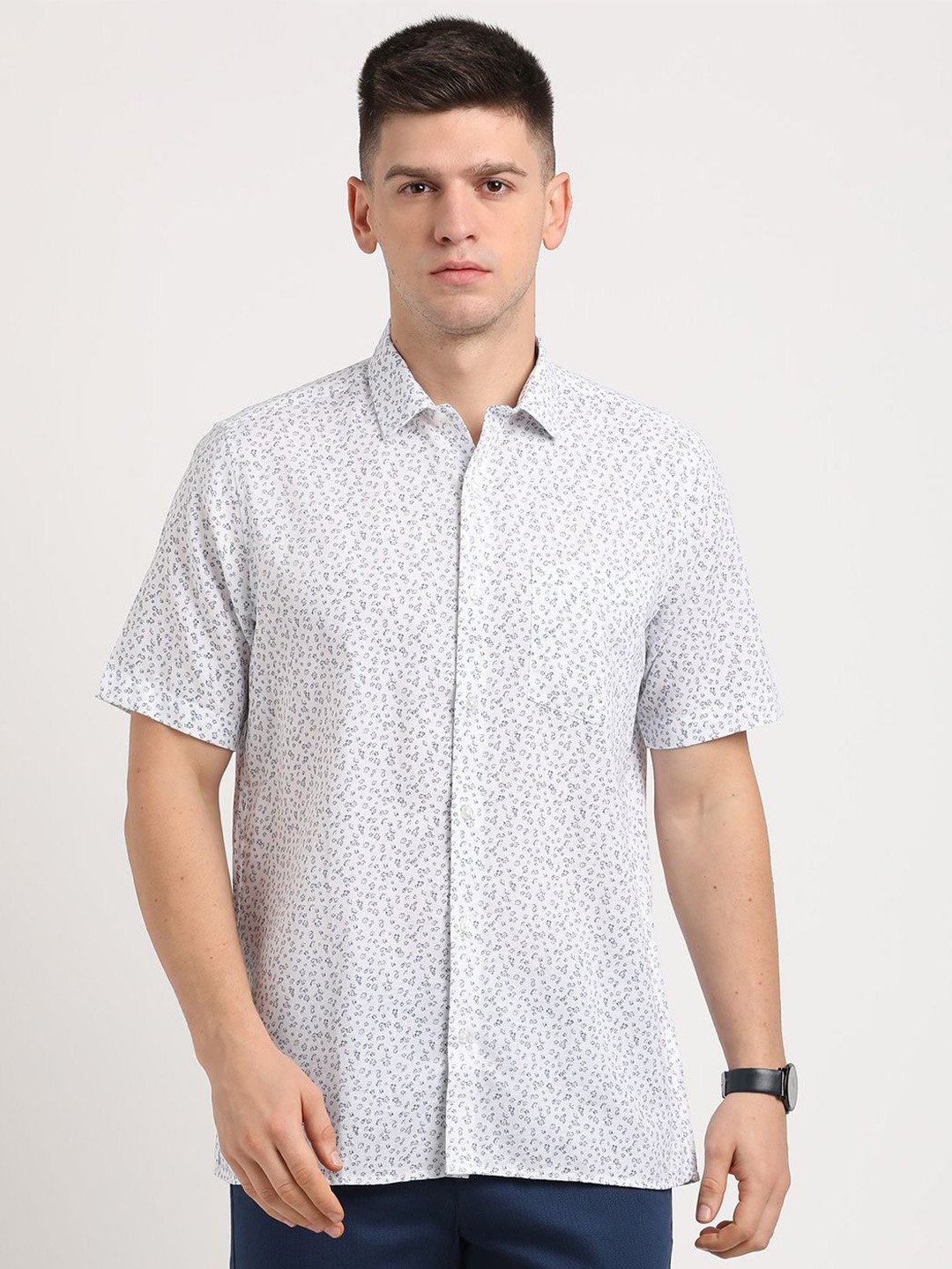 

Turtle Men Standard Spread Collar Floral Printed Slim Fit Casual Shirt, White