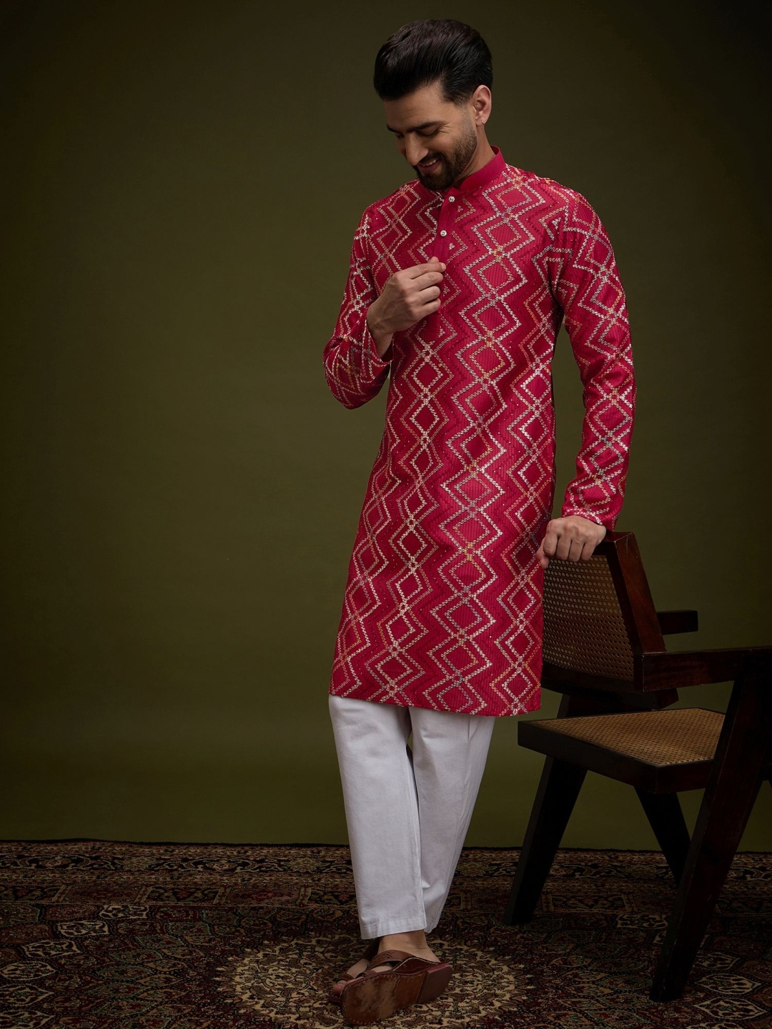 

Anouk Red Chevron Embroidered Gotta Patti Mandarin Collar Pure Cotton Straight Kurta