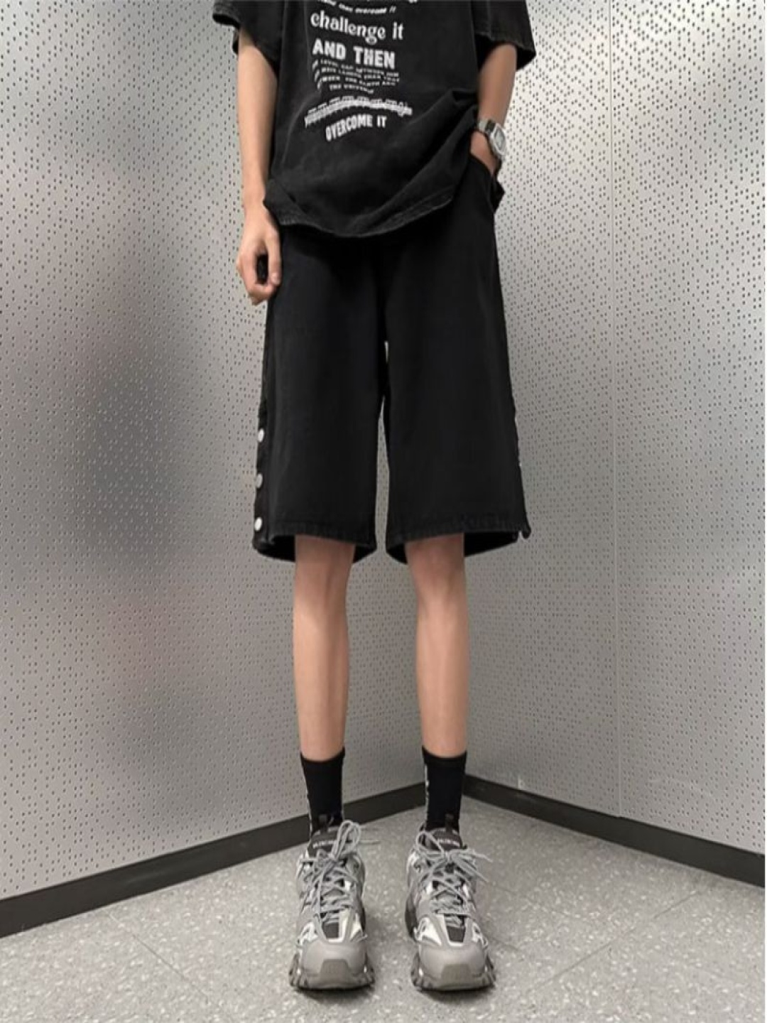 

StyleCast Men Loose Fit Mid-Rise Denim Shorts, Black