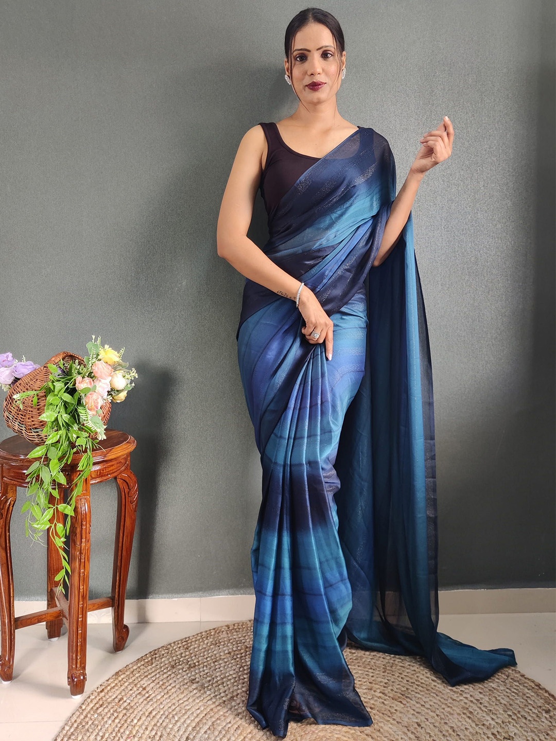 

DIVASTRI Ombre Zari Pure Crepe Ready to Wear Saree, Blue