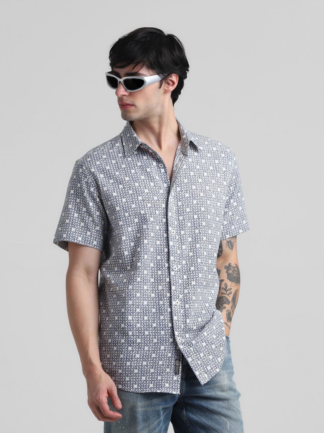 

Jack & Jones Men Spread Collar Geometric Printed Cotton Casual Shirt, White