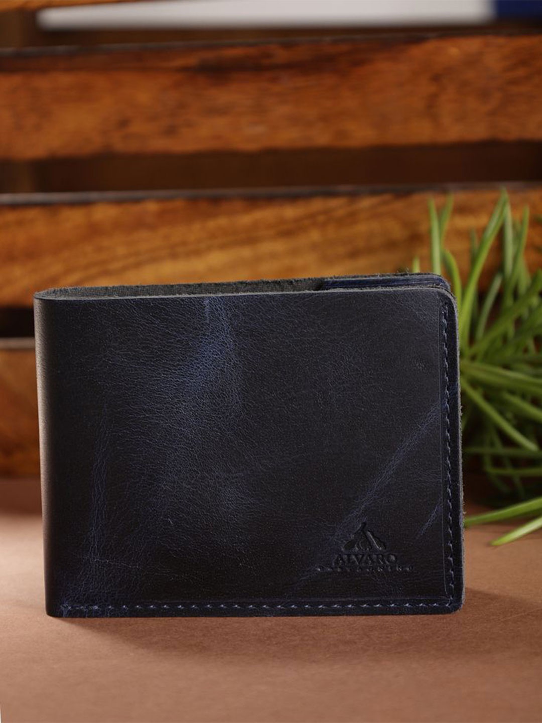 

Alvaro Castagnino Men Leather Two Fold Wallet, Blue