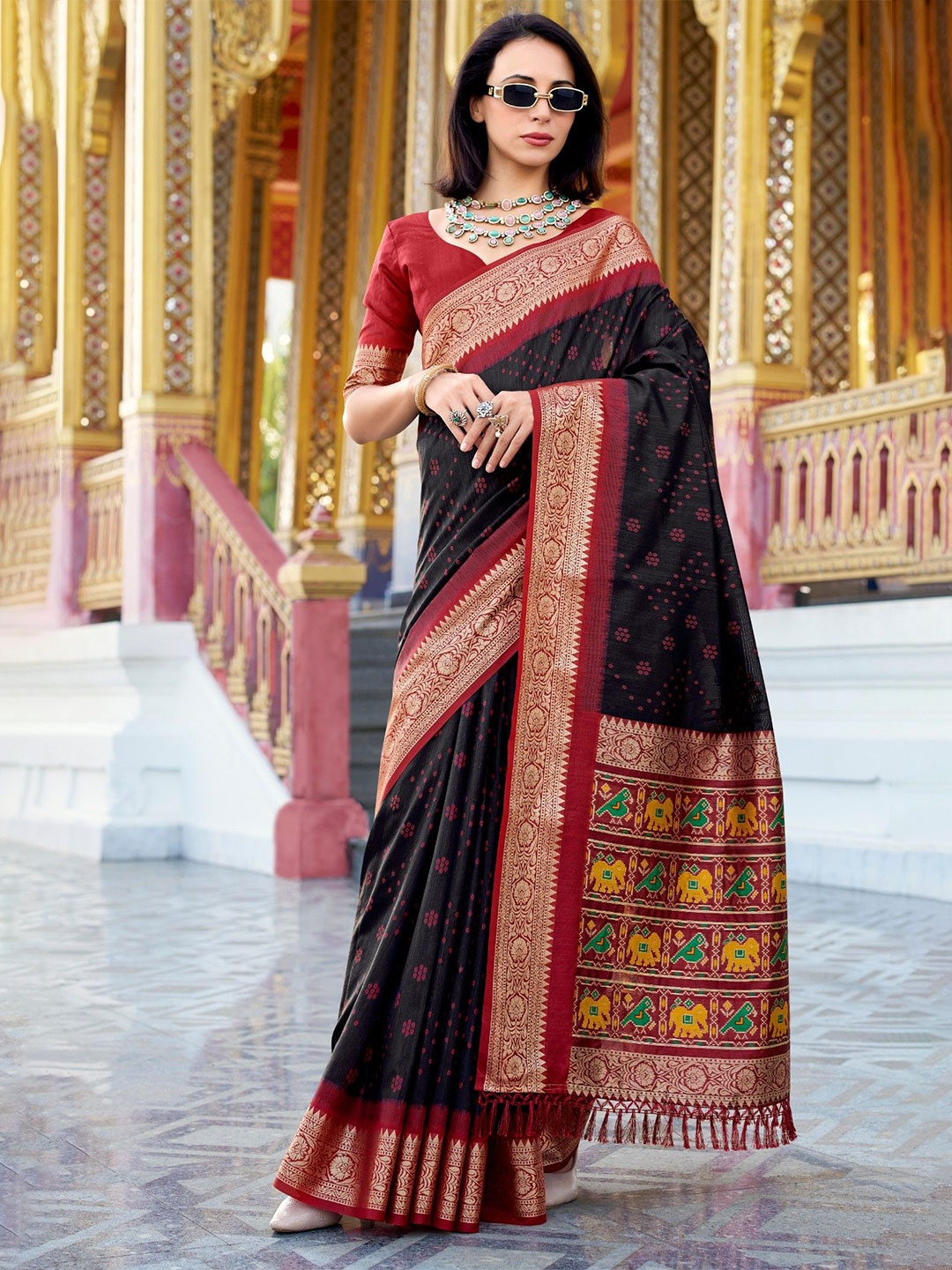 

MySilkLove Women Zari Tussar Saree, Black