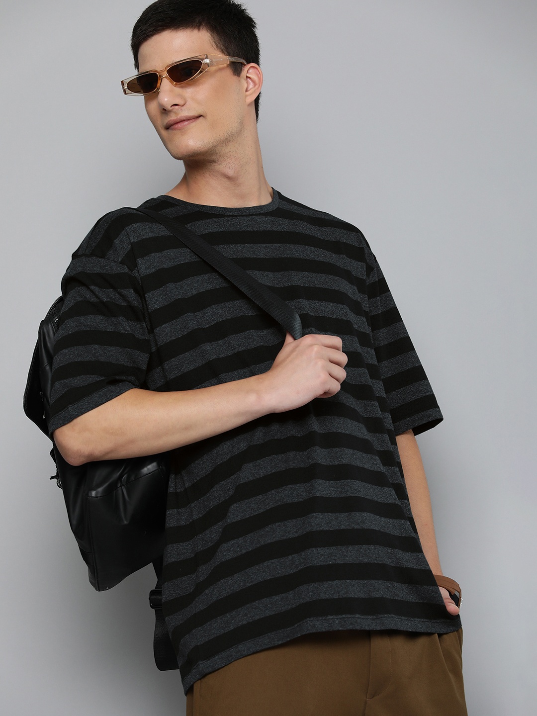 

Harvard Pure Cotton Horizontal Striped Drop-Shoulder Sleeves Casual T-shirt, Black