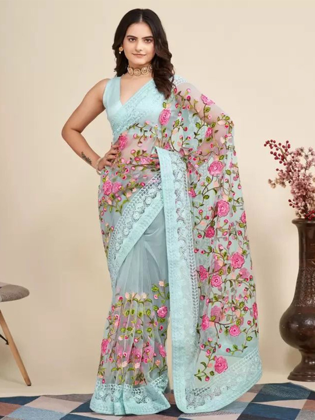 

SAADHVI Embellished Floral Embroidered Net Saree, Teal