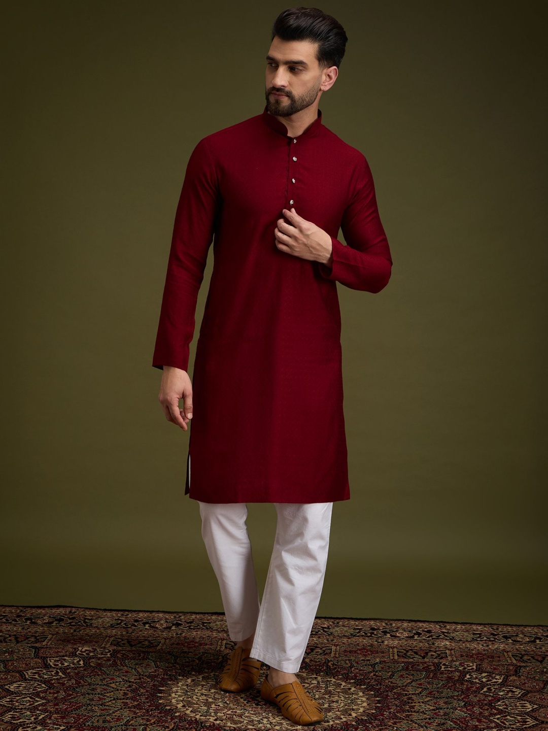 

Anouk Red Geometric Embroidered Mandarin Collar Pure Cotton Straight Kurta