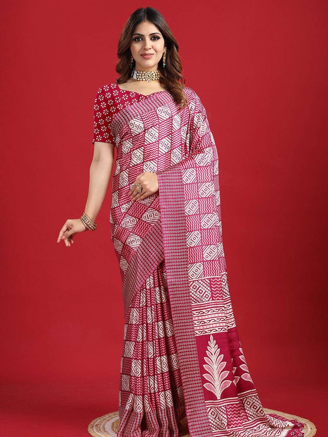 

NIRMAL CREATION Pure Crepe Saree, Maroon