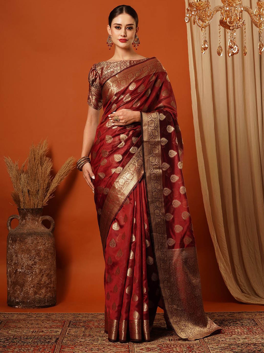 

yourwish Woven Design Zari Banarasi Saree, Maroon