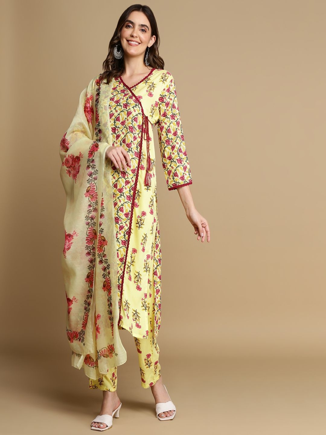 

GURRA Floral Printed Angrakha V-Neck Kurta With Trousers And Dupatta, Yellow