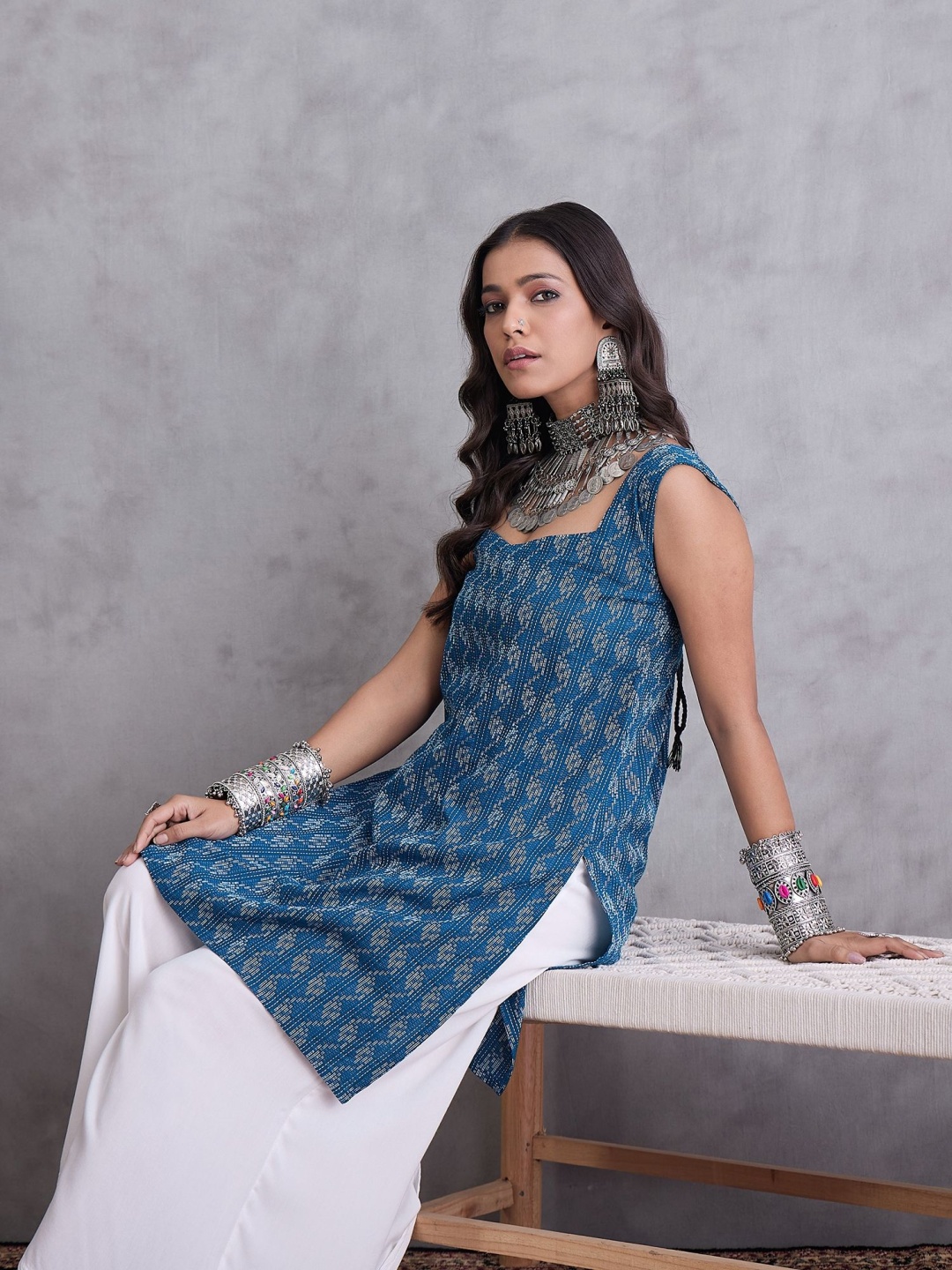

InWeave Geometric Printed Pure Cotton Straight Kurti With Palazzo, Blue
