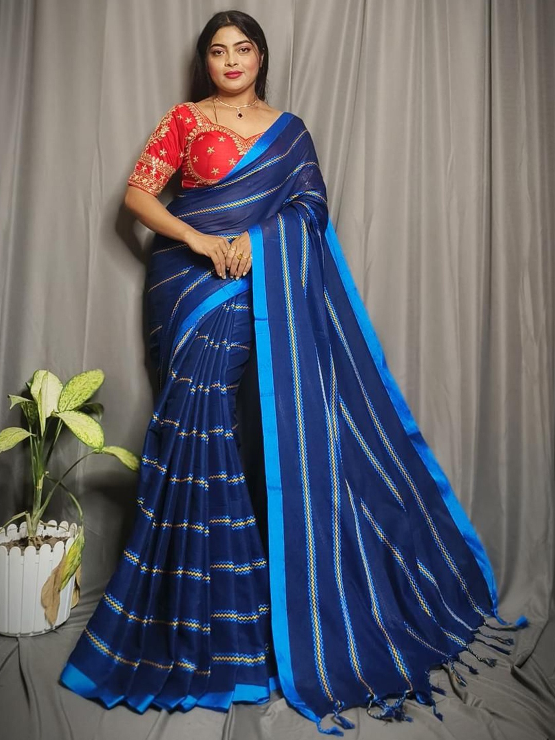 

Ruuprekha Striped Pure Cotton Fusion Khadi Saree, Navy blue