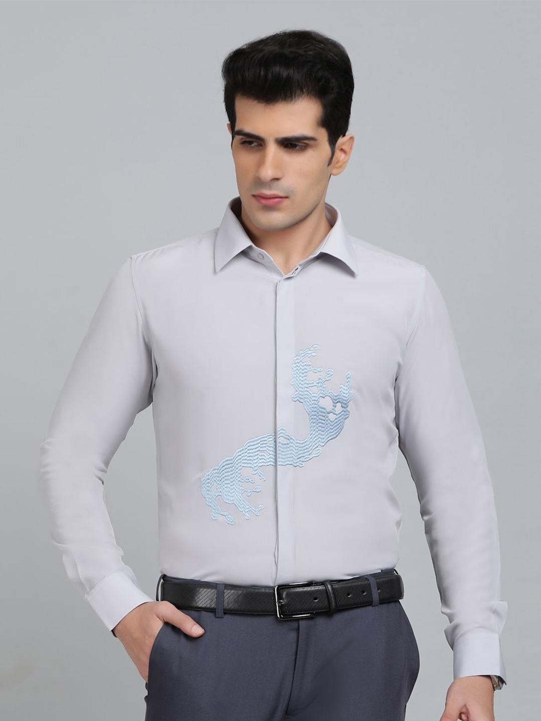 

WYRE Men Slim Fit Cutaway Collar Floral Printed Casual Shirt, Grey