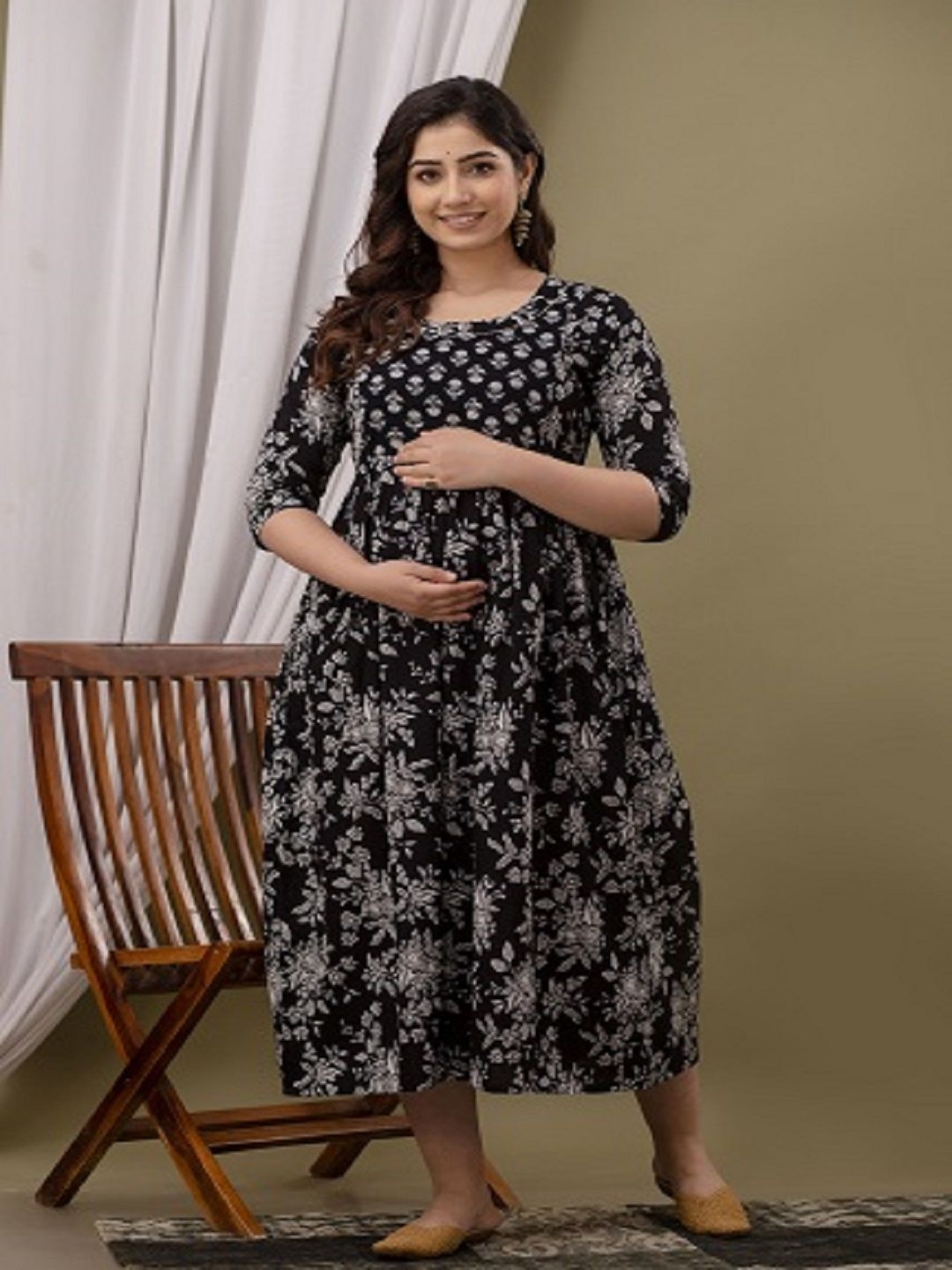 

Nevisha Style Floral Printed Round Neck Gotta Patti Maternity Cotton Anarkali Kurta, Black