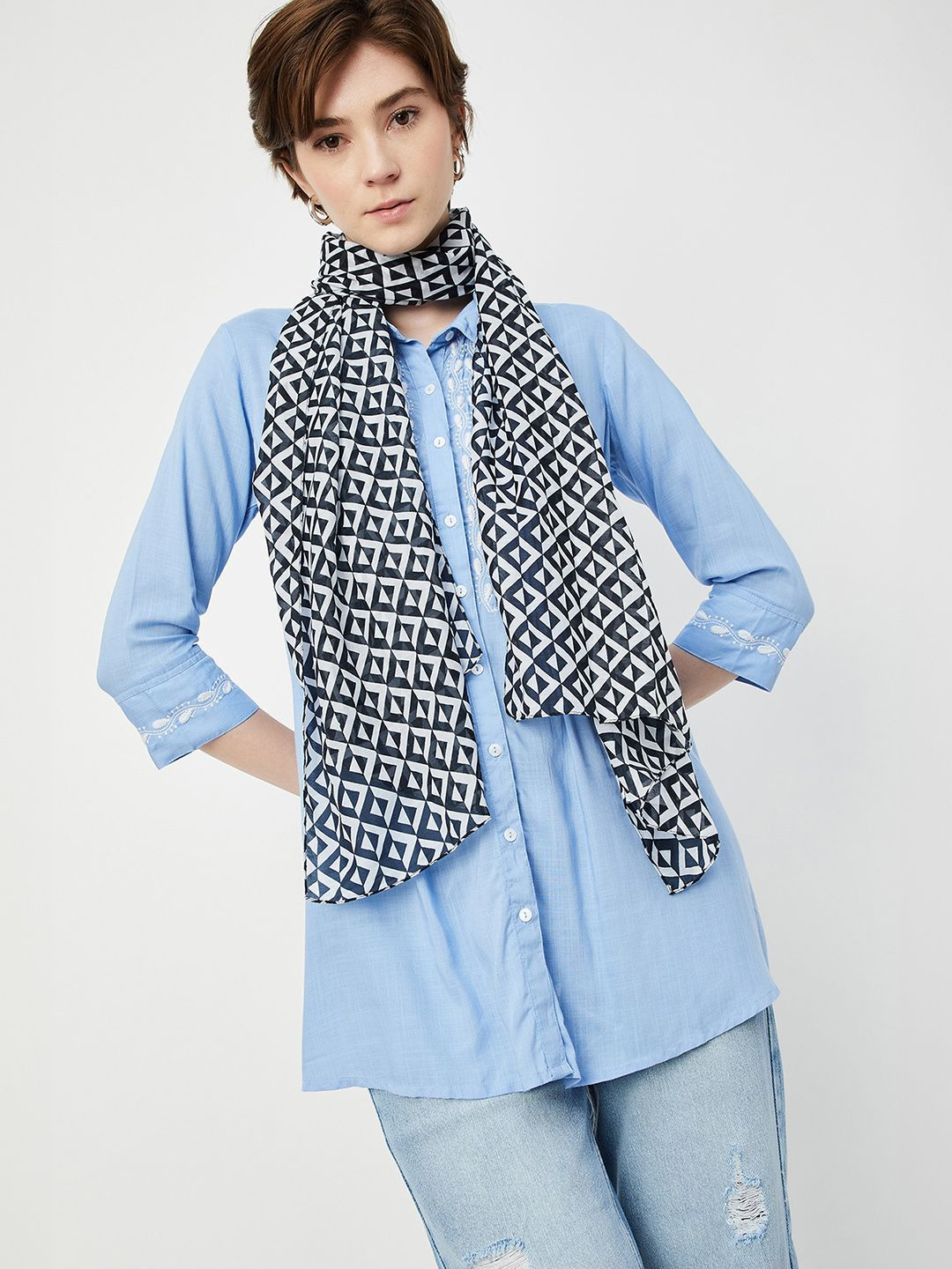 

max Women Printed Scarf, Black