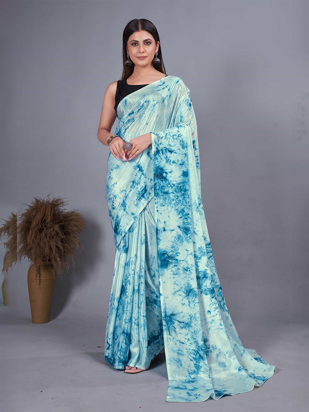 

DIVASTRI Tie and Dye Dyed Pure Chiffon Ready to Wear Saree, Blue